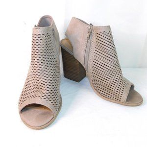 Manhattan Collection Laser Cut Side Zip Booties Size 7